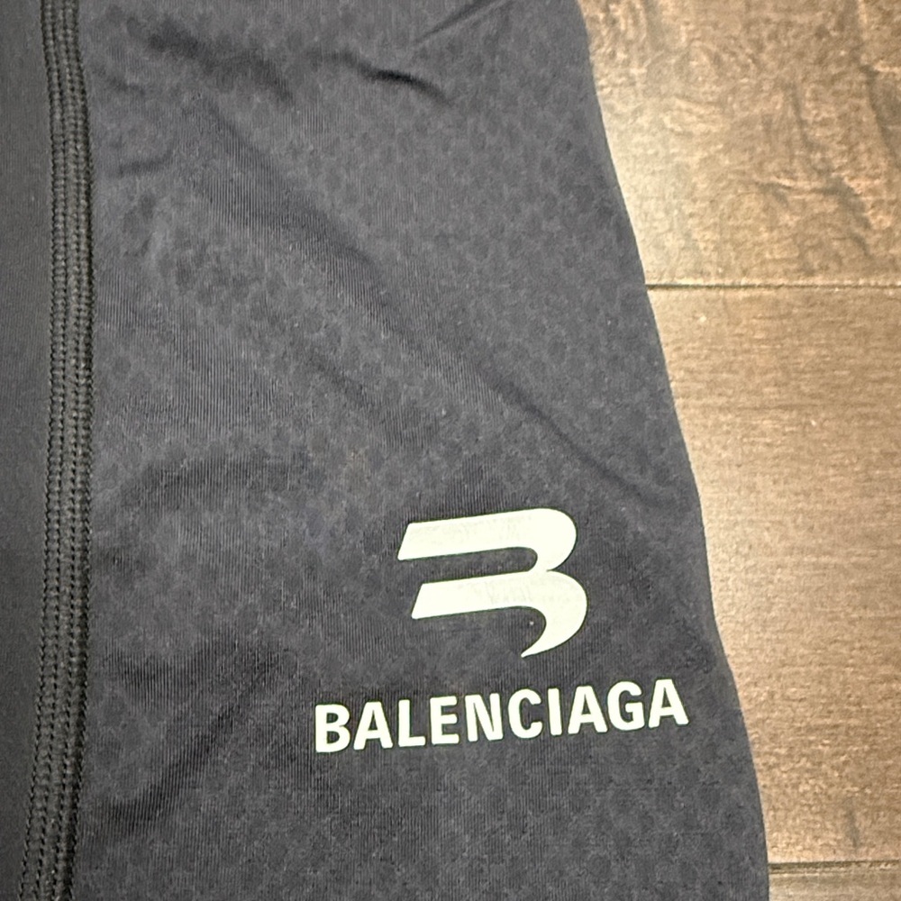 Balenciaga Activewear bike shorts - Picture 4 of 10
